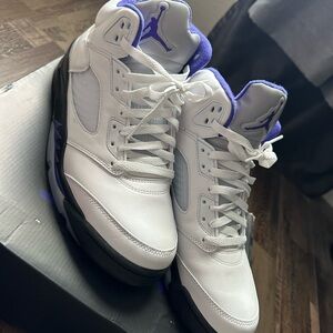 Jordan 5 retro. Dark Concord grape. Men’s size 11